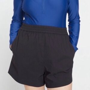 NWT Universal Standard size 2XS equivalent size 6, 8 black sunny swim shorts